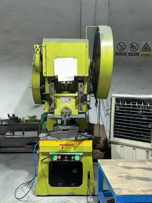 Хорошая цена CNC Servo Punch Press 1250 kN Force for Sheet Metal Fabrication онлайн