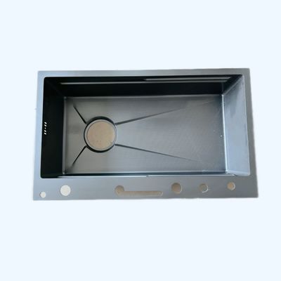 Серая кухонная мойка с перегородкой для современных кухонь