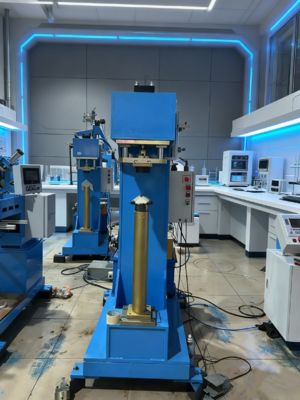 Гидравлический станок для формовки и соединения углов